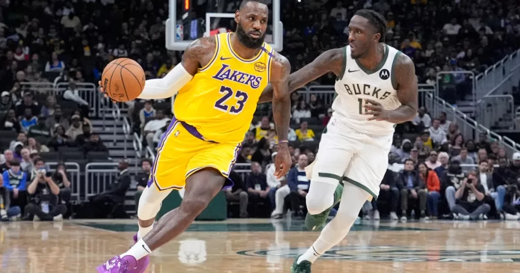 what is traveling in basketball